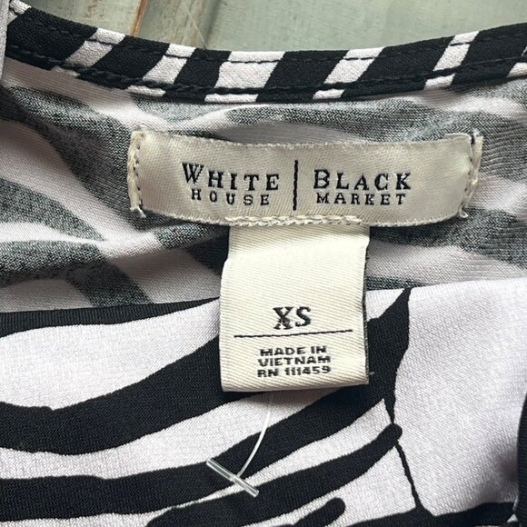 White House Black Market Tank Top Shirt Size XS Zebra Floral Black White Boho - Picture 3 of 9